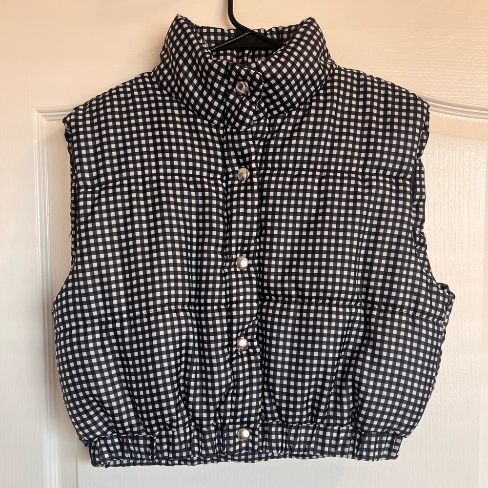 Cropped puffer vest